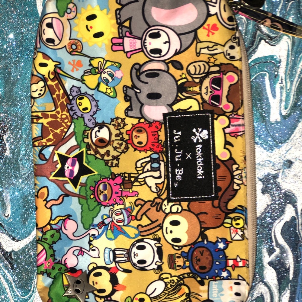 Animalini Be Quick, Paci Pod and Matching Fob
